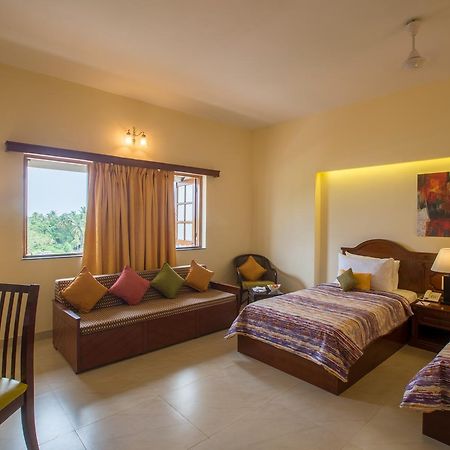 Viva Hotel Near Madgaon Railway Station Ngoại thất bức ảnh