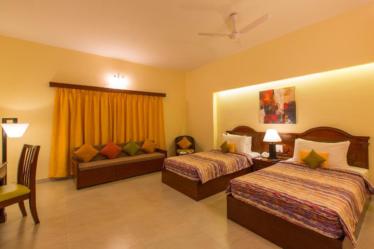 Viva Hotel Near Madgaon Railway Station Ngoại thất bức ảnh