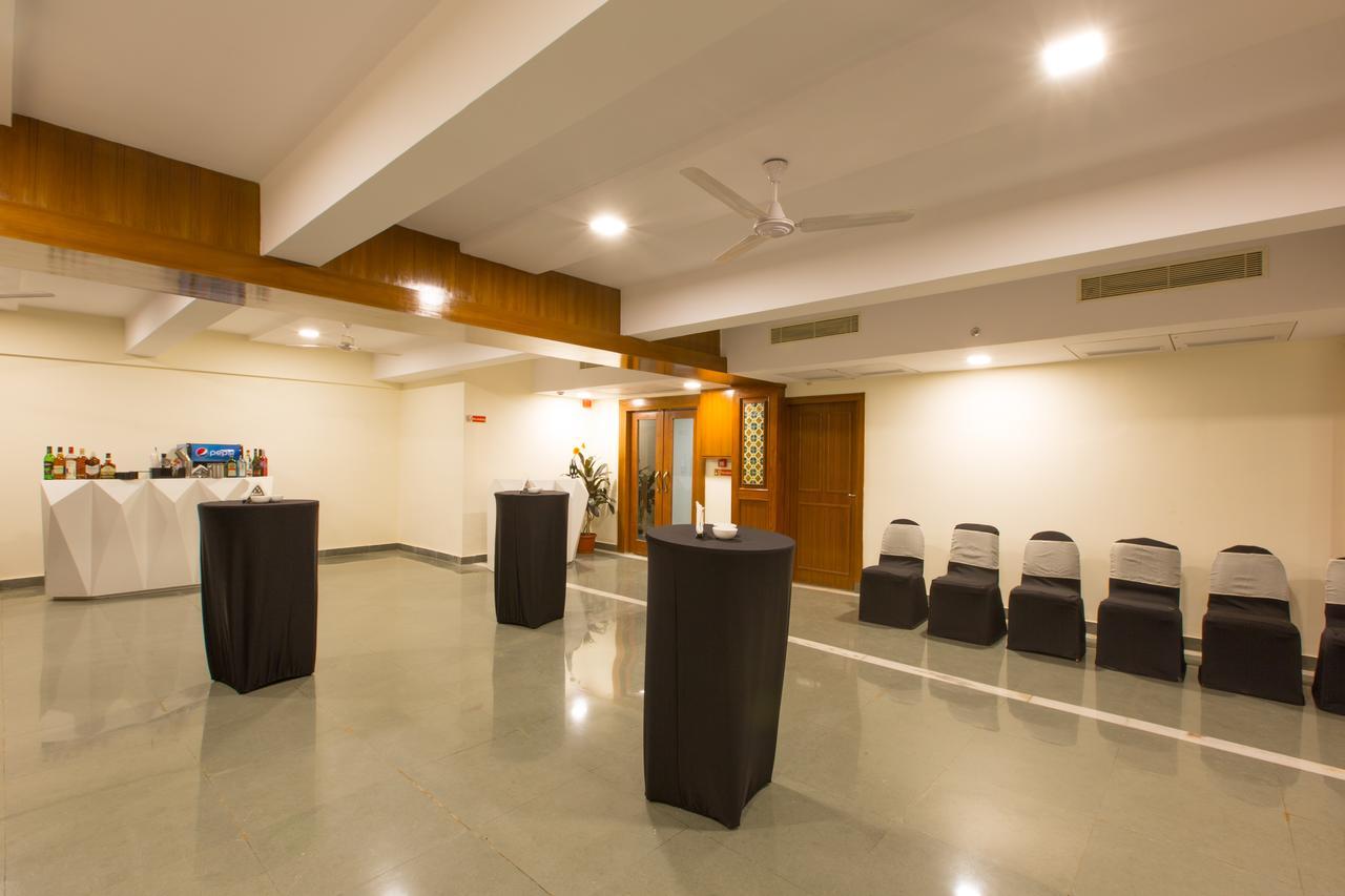Viva Hotel Near Madgaon Railway Station Ngoại thất bức ảnh